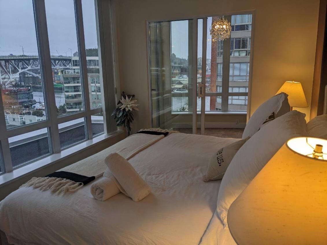 Penthouses Of Beach Ave Vancouver Kültér fotó