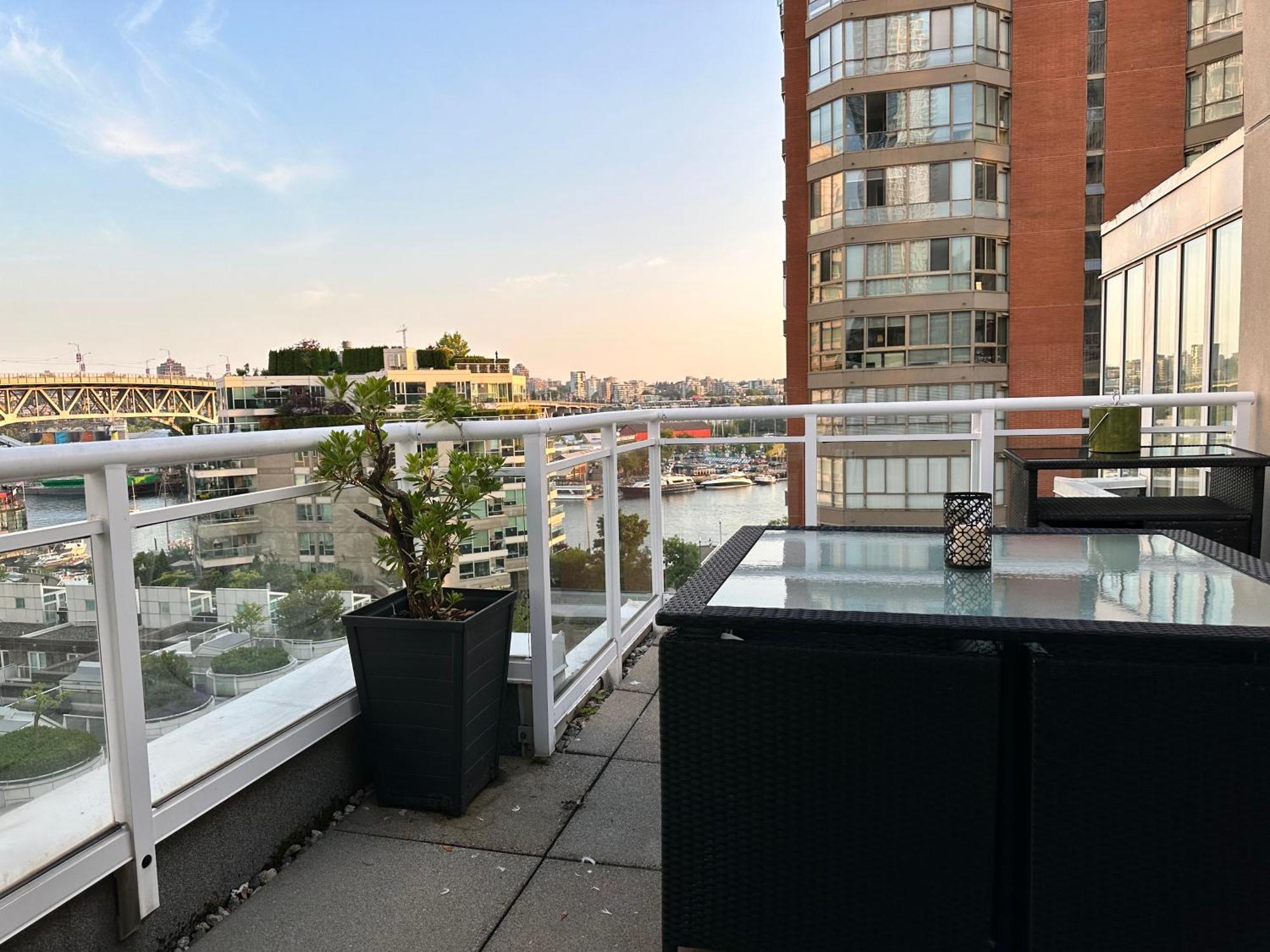 Penthouses Of Beach Ave Vancouver Kültér fotó